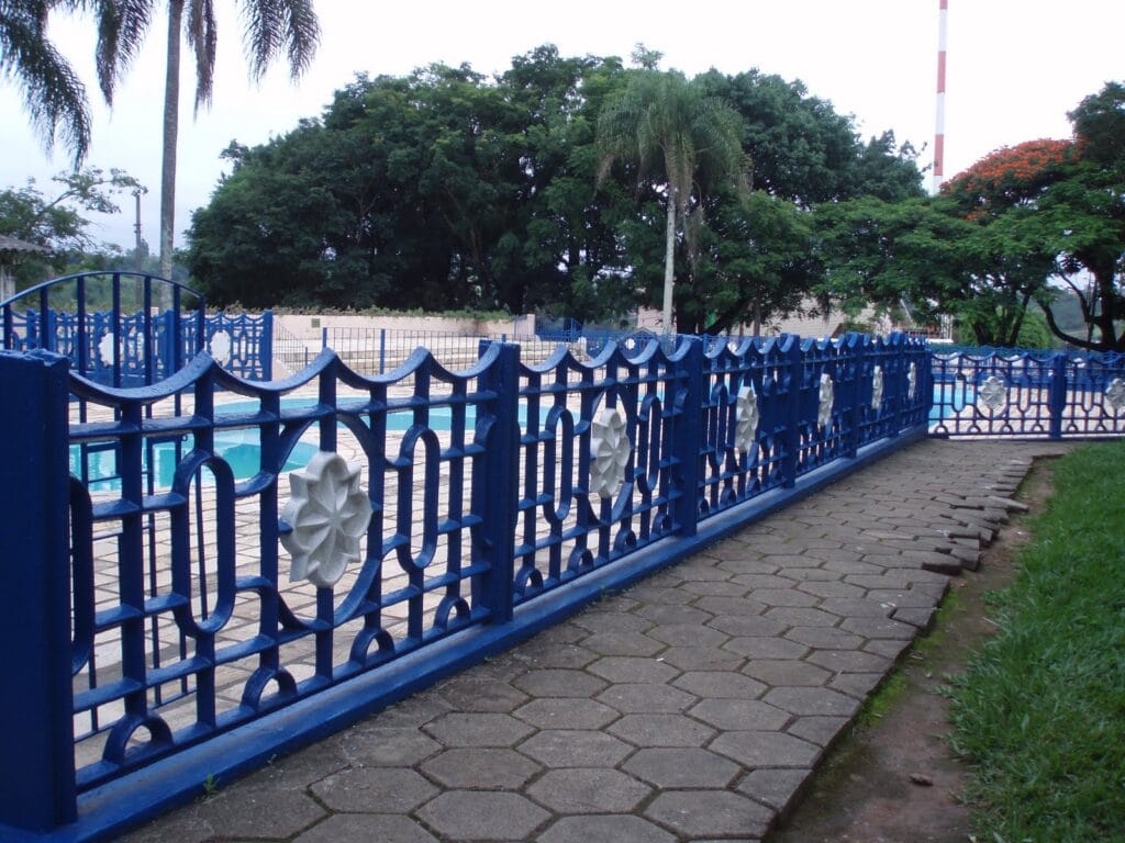 Fábrica de Grade de Concreto modelo Estrela instalação na piscina